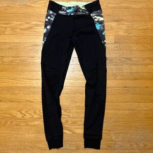 Ivivva Black Leggings with Patterned Waistband pockets